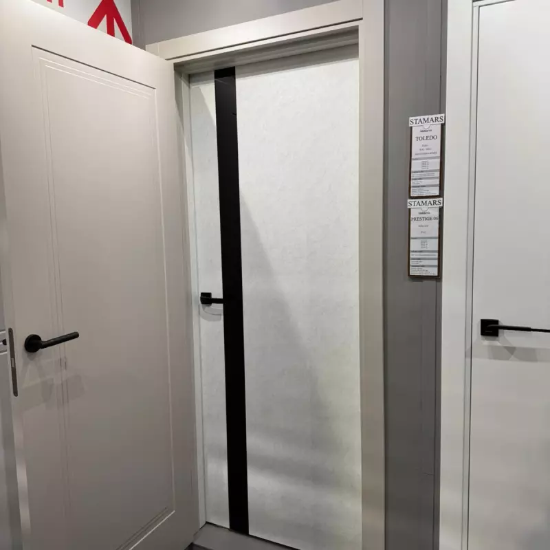 Durvis MEGA 02 Balts betons BLK PVC